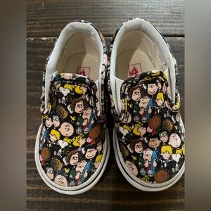 Vans Peanuts The Gang Black Skateboard Classic Slip On Toddler Kids SZ 4.5
